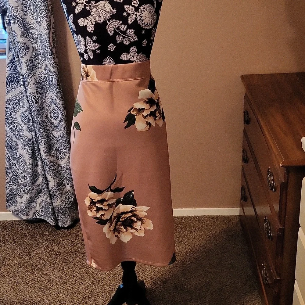 EUC Haute Monde Pink/Brown/Green Floral Skirt size 2XL - Picture 3 of 7